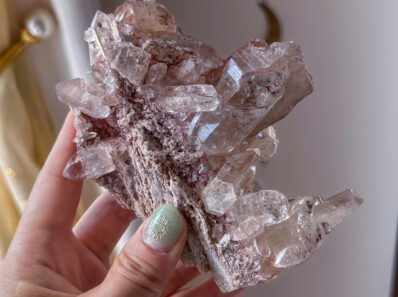 ヒマラヤ水晶　マニカラン　天然石　ピンク　パワーストーン　天然石　レッドルチル　ブリハスパティ　ピンクマニカラン