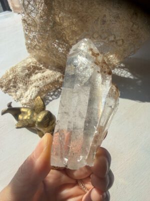 氷のような透明感 ヒマラヤ水晶 マニハール 太めのポイント（母岩混じり）