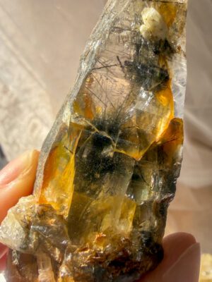 ヒマラヤ水晶 マイカ共生 パキスタン水晶 フンザ マニハール トルマリンルチル ゴールデンヒーラー エクリプス 希少 鉱物