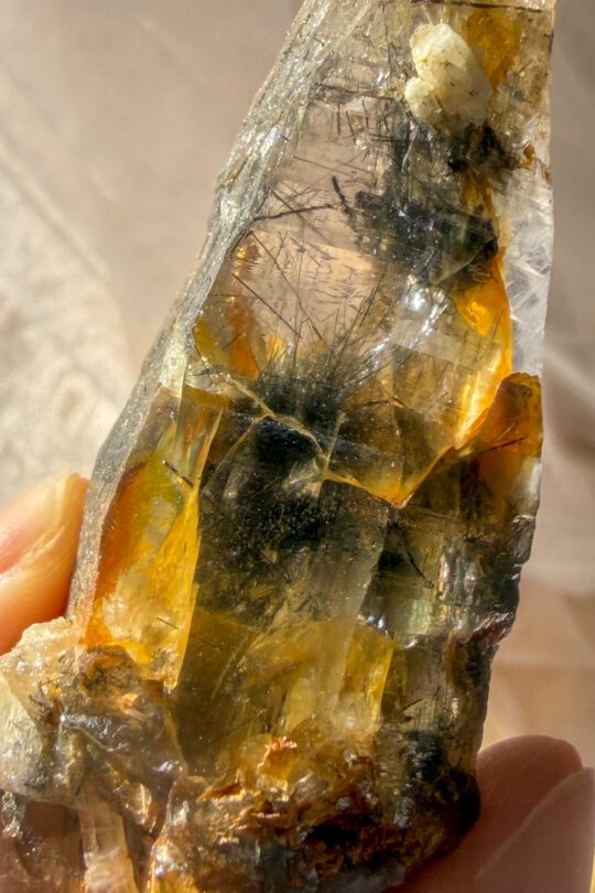 ヒマラヤ水晶 マイカ共生 パキスタン水晶 フンザ マニハール トルマリンルチル ゴールデンヒーラー エクリプス 希少 鉱物