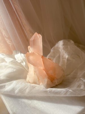 Angelic Cutie Pinkマダガスカル産 ピンクタンジェリンクォーツ｜キュートでドリーミー・ピンクに染まった天然水晶 Pink Tangerine Quartz —